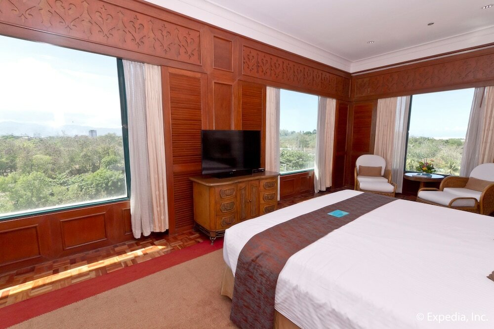 Фото Waterfront Airport Hotel & Casino