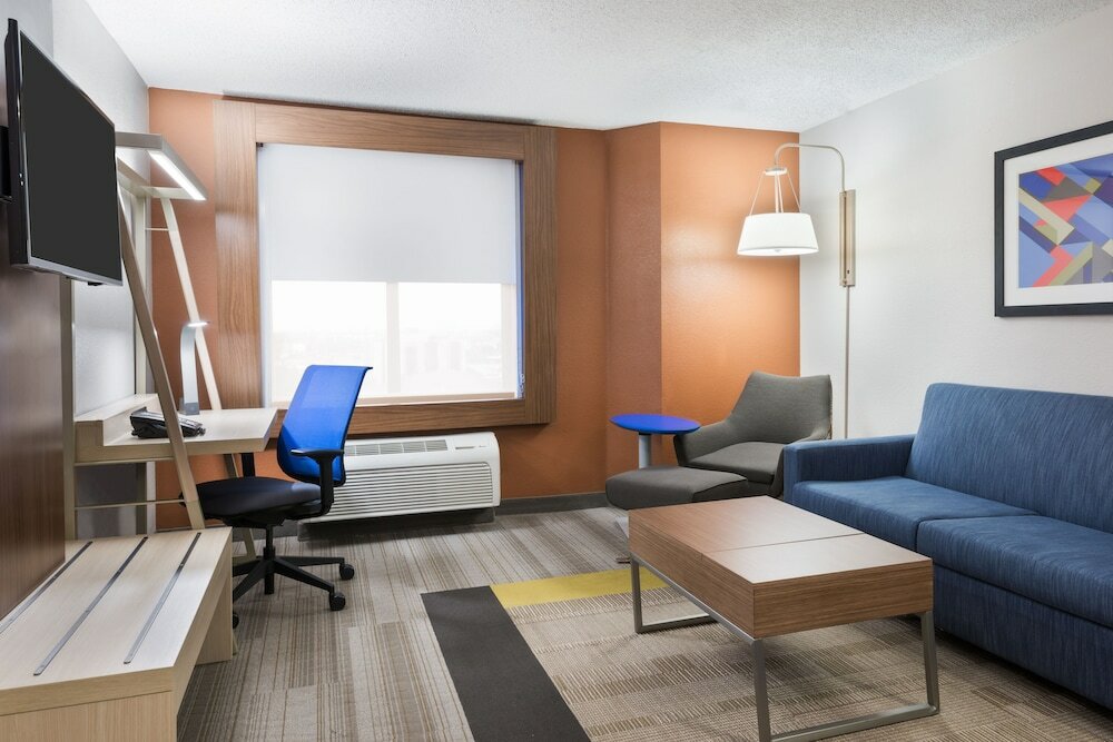 Фото Holiday Inn Express & Suites Nearest Universal Orlando, an Ihg Hotel