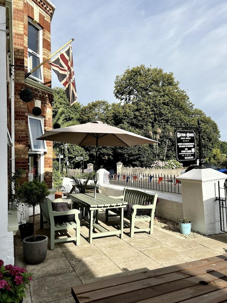 Фото отеля 2