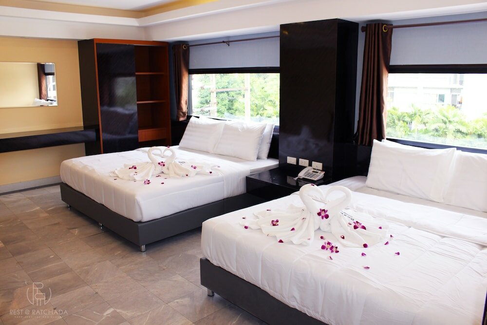 Фото Rest at Ratchada Hotel