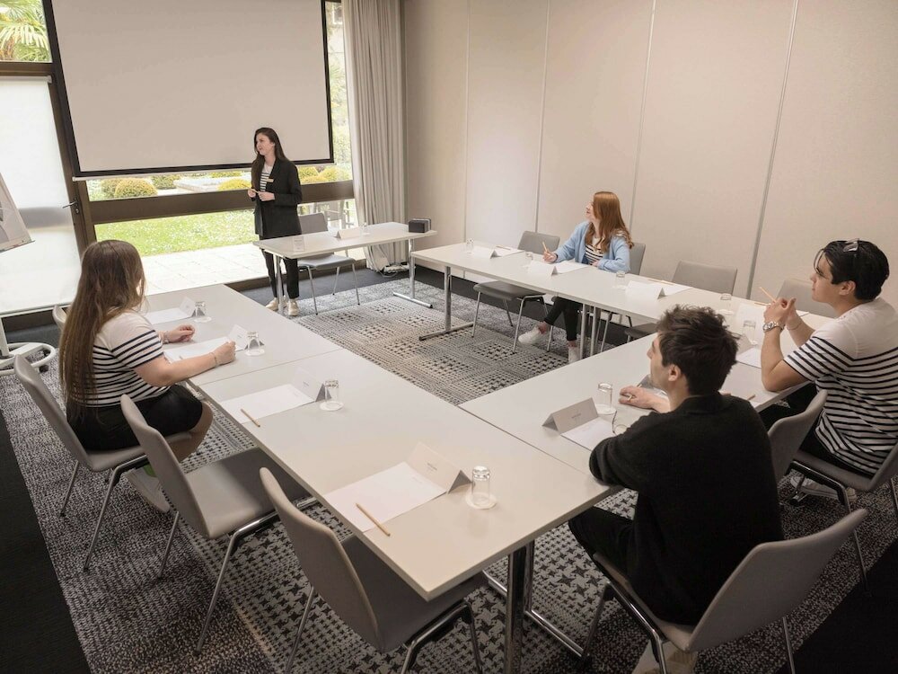 Фото ibis Can Center