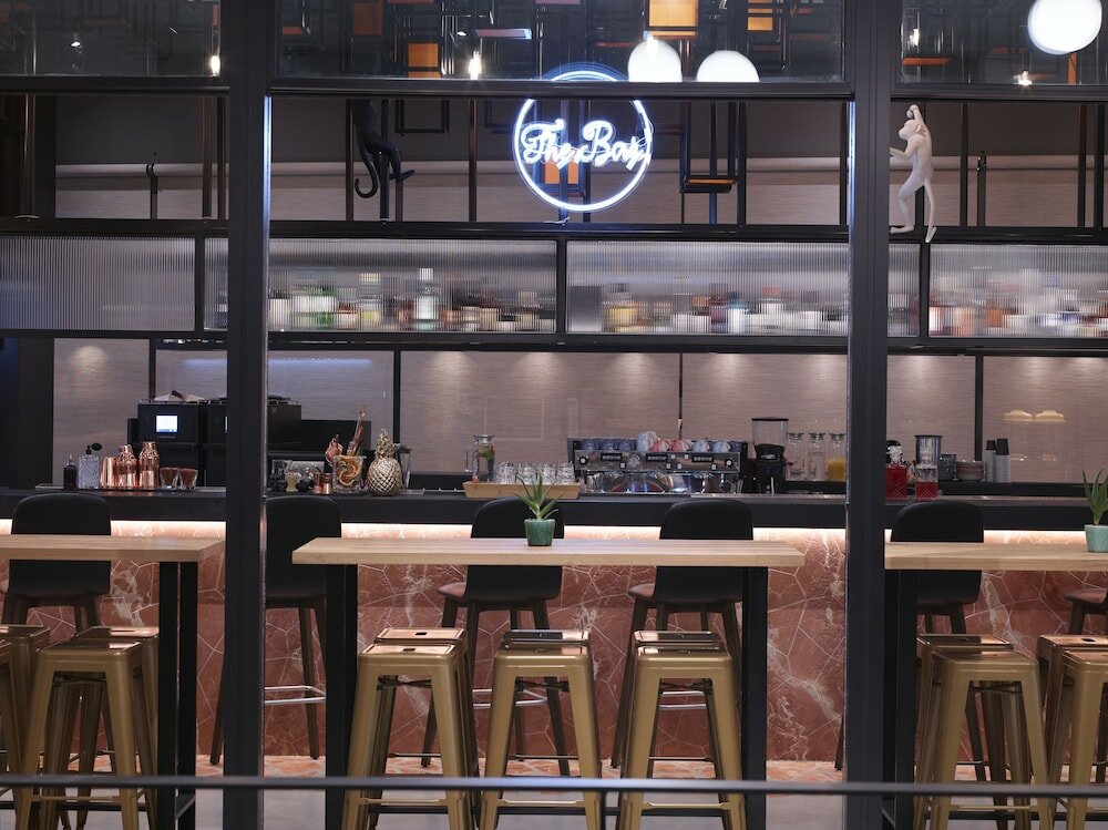 Фото Moxy Athens City