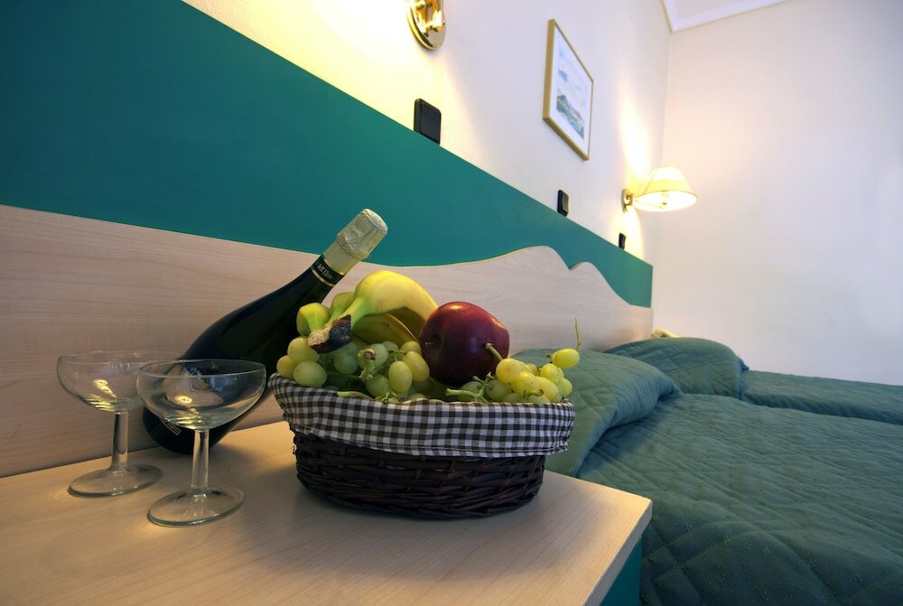 Фото Poseidon Hotel and Apartments