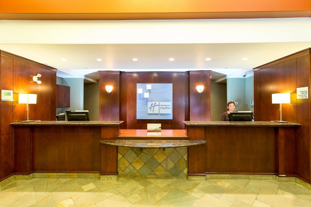 Фото Holiday Inn Express & Suites Drayton Valley