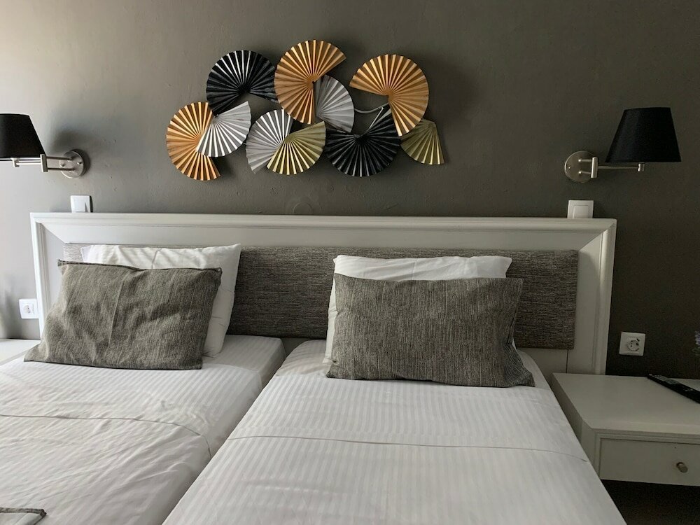 Фото Alkyonides Hotel