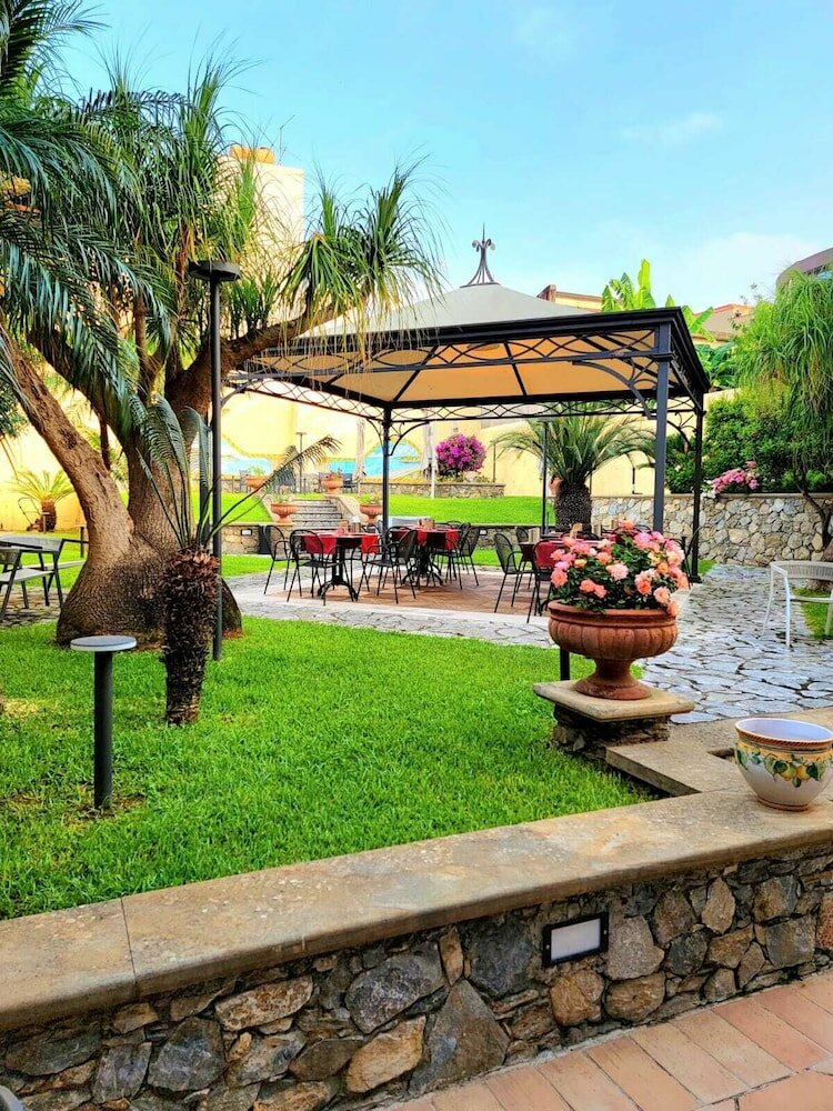 Фото Hotel Garibaldi