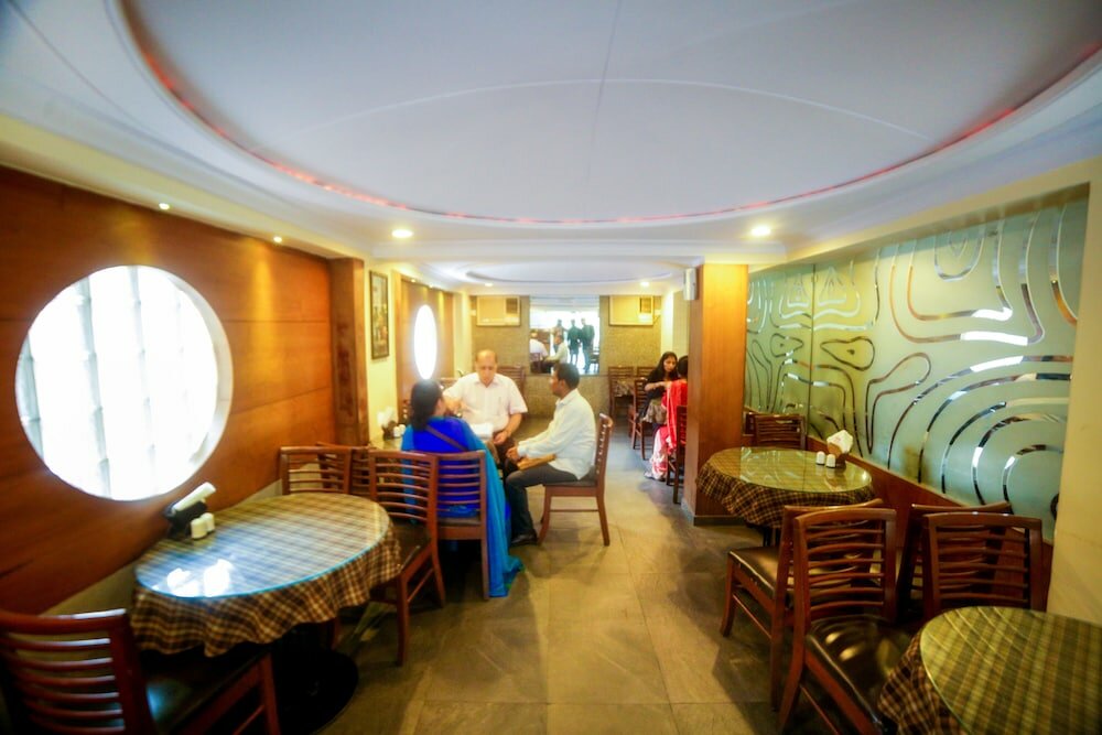 Фото Lucky Hotel Bandra