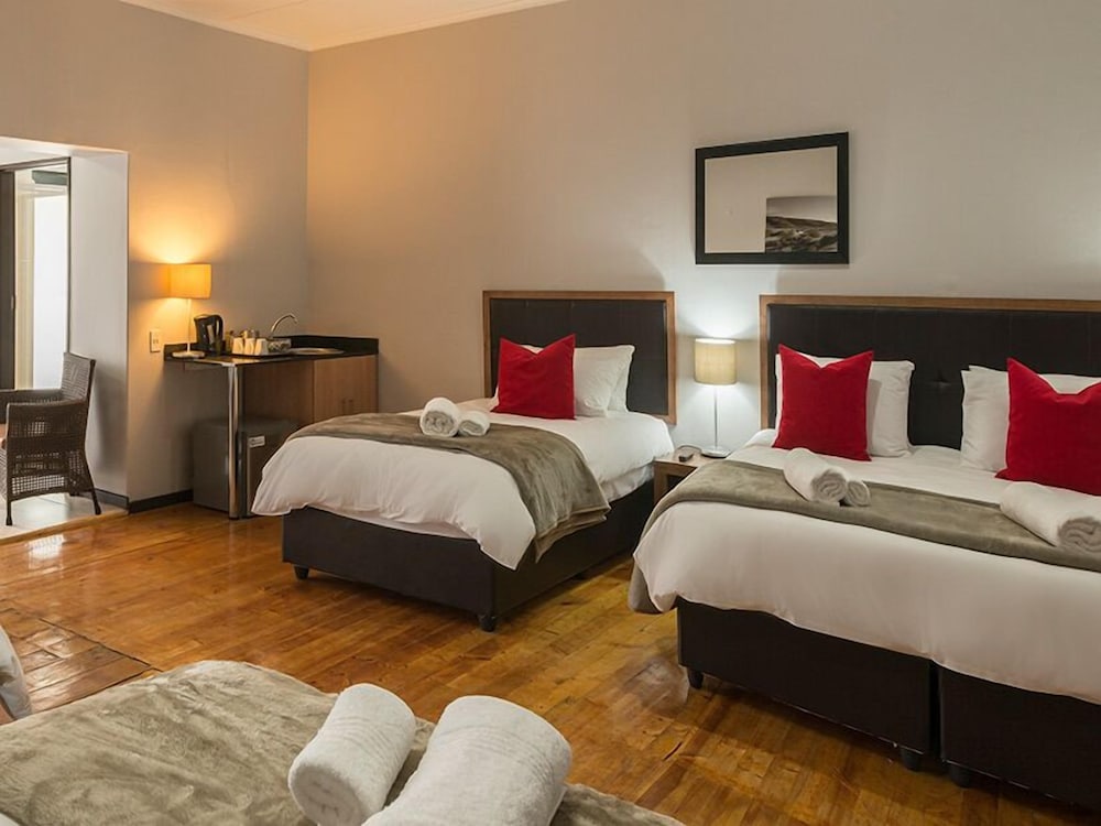 Фото Clanwilliam Hotel by Country Hotels