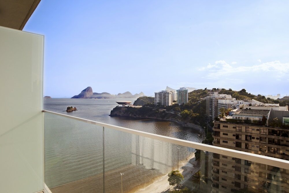 Фото H Niteroi Hotel