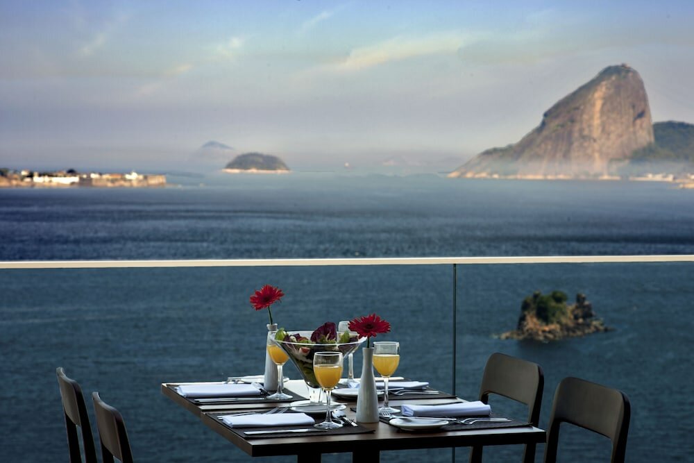 Фото H Niteroi Hotel