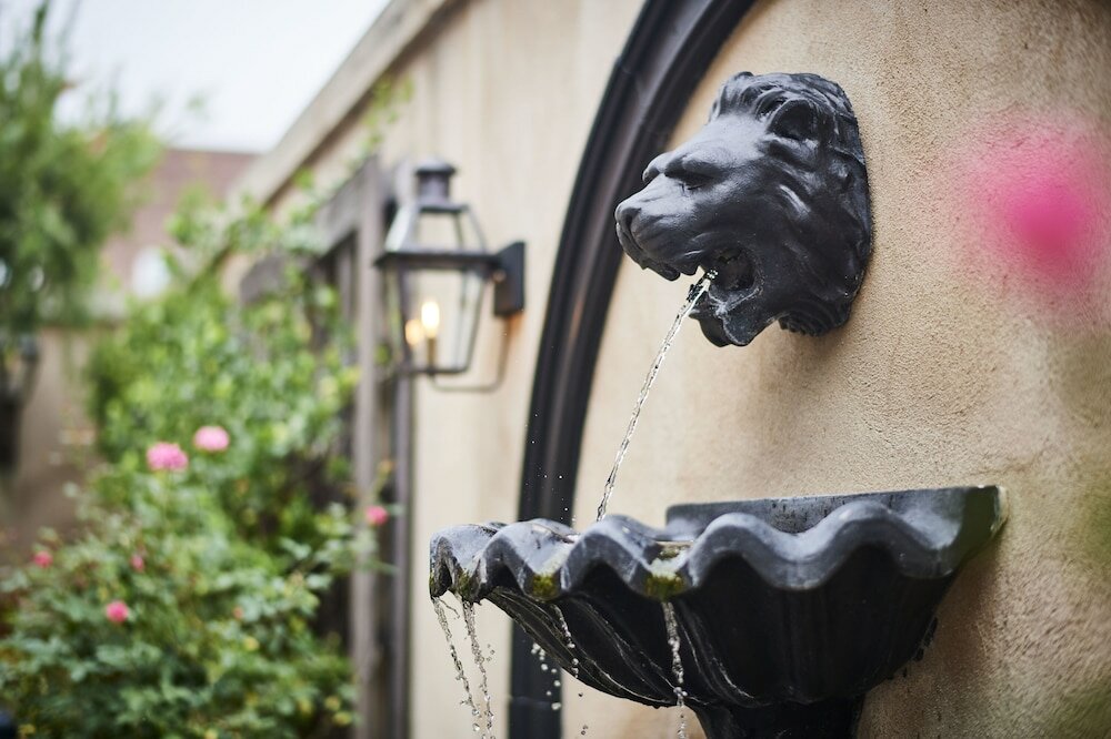 Фото French Quarter Inn