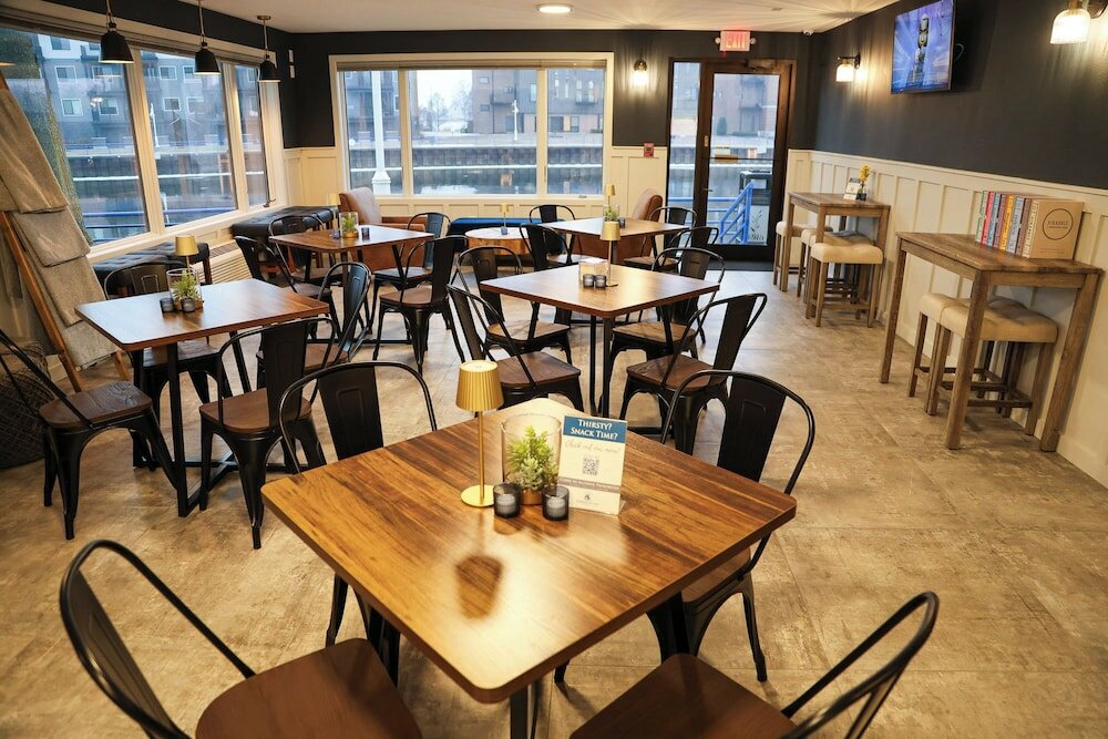 Фото Harbor Winds Hotel