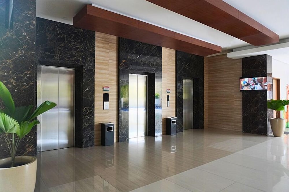 Фото Crystal Lotus Hotel Yogyakarta