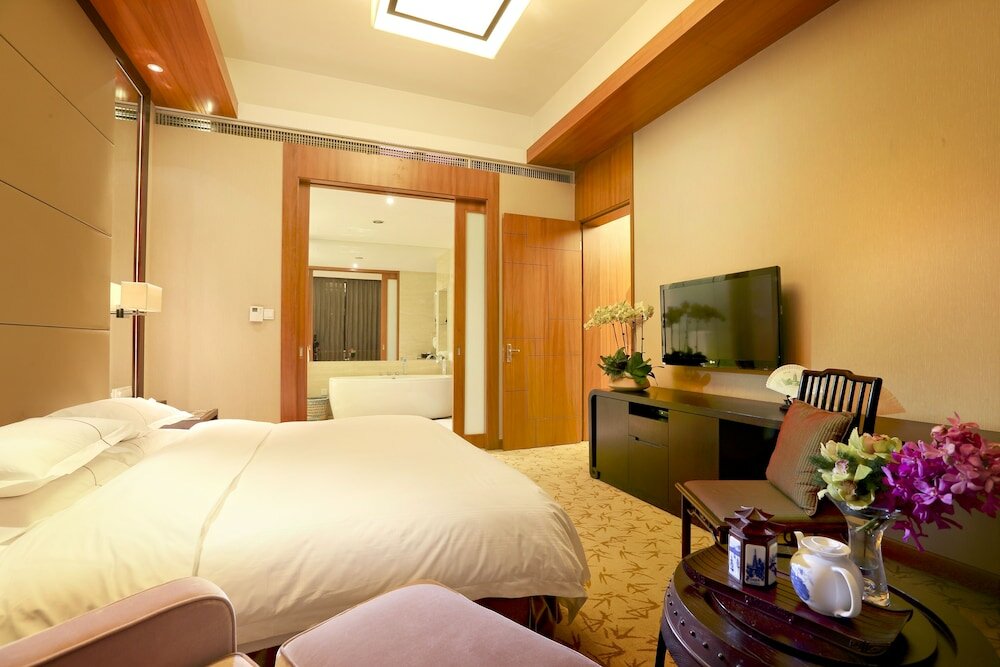 Фото West Lake State Guest House