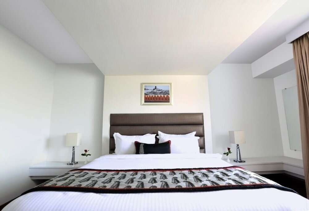 Фото Golden Tulip Jaipur