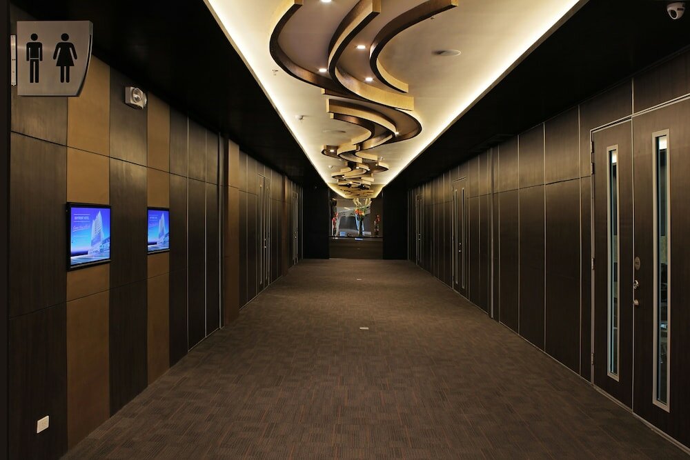 Фото Bayfront Hotel Cebu - North Reclamation