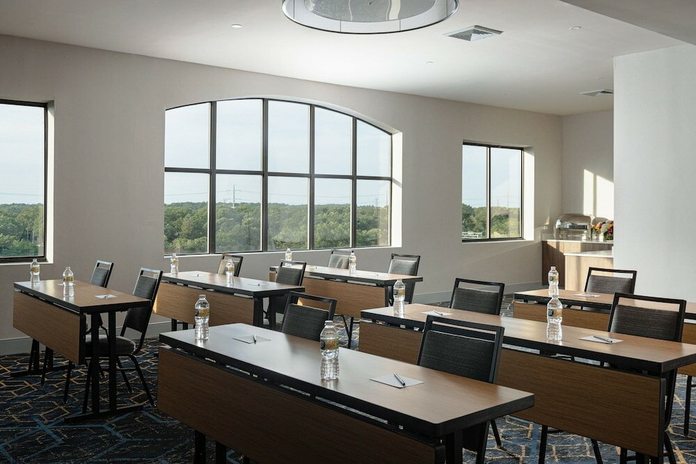 Фото Courtyard by Marriott Long Island MacArthur Airport