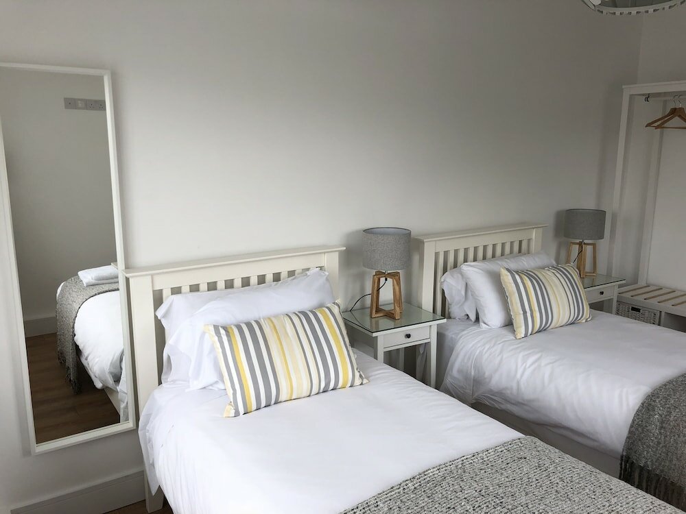 Фото Eyre Square Townhouse