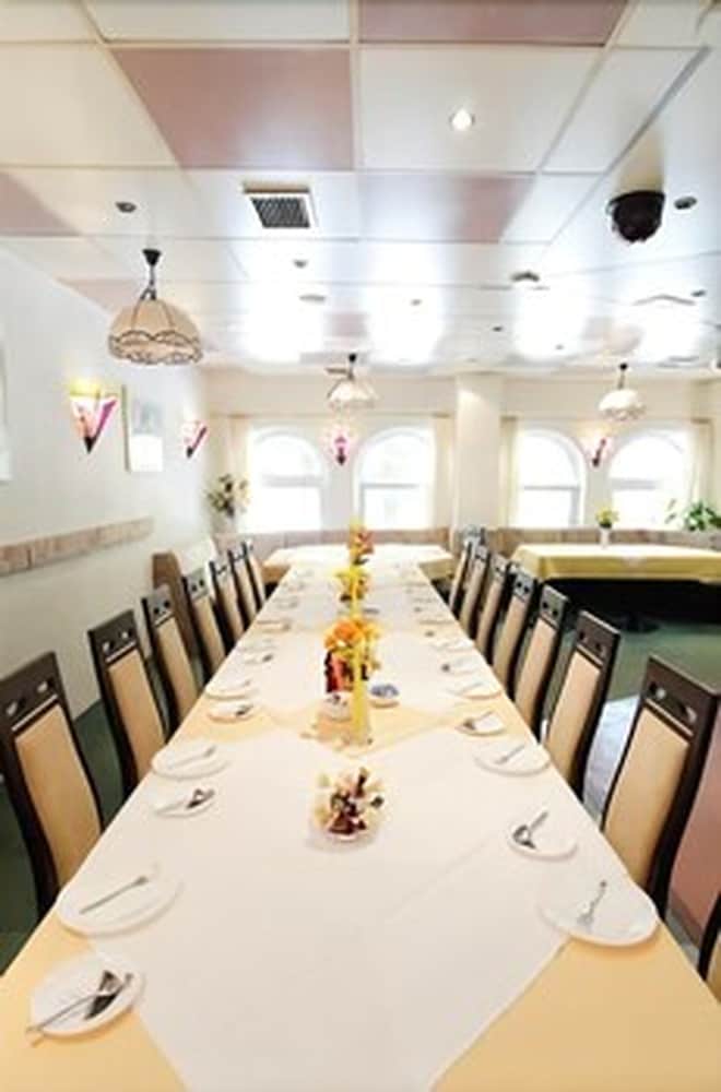 Фото Hotel & Restaurant Park Cafe Isa