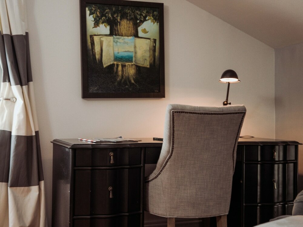 Фото Royal Frenchmen Hotel and Bar