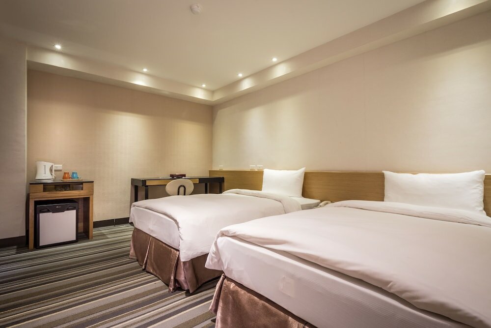 Фото Country Garden Hotel