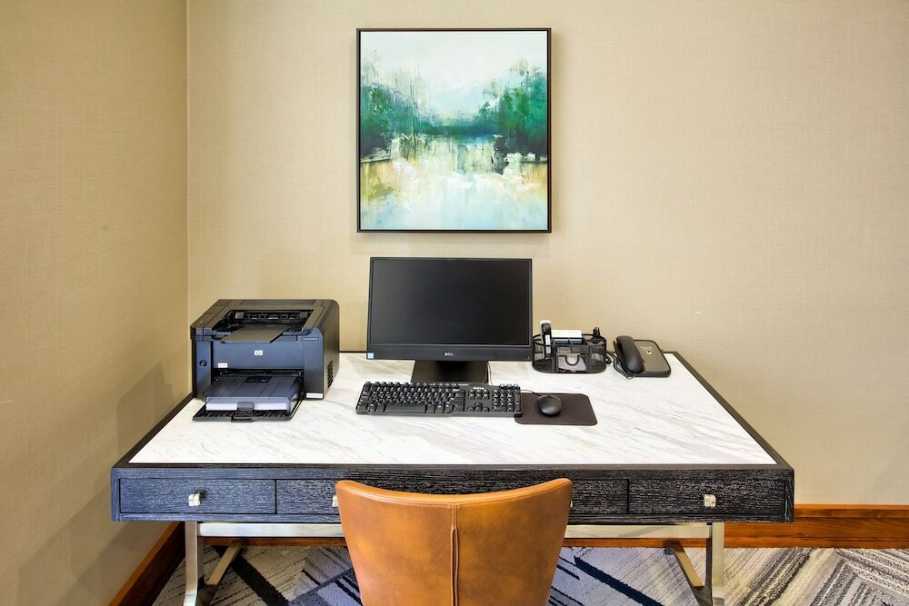 Фото Four Points by Sheraton Raleigh Durham Airport