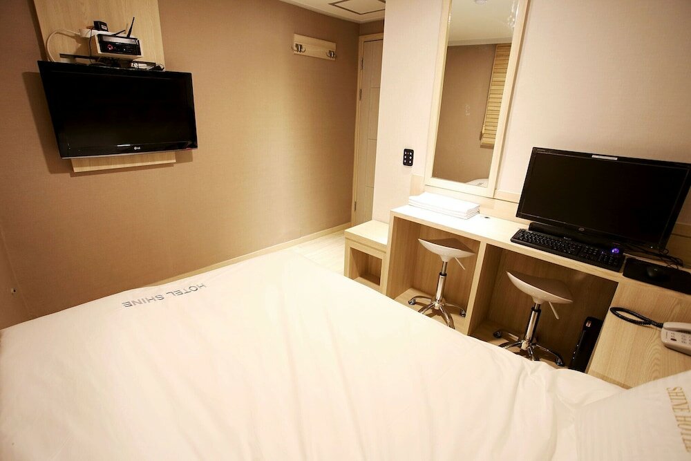 Фото Shine Hotel