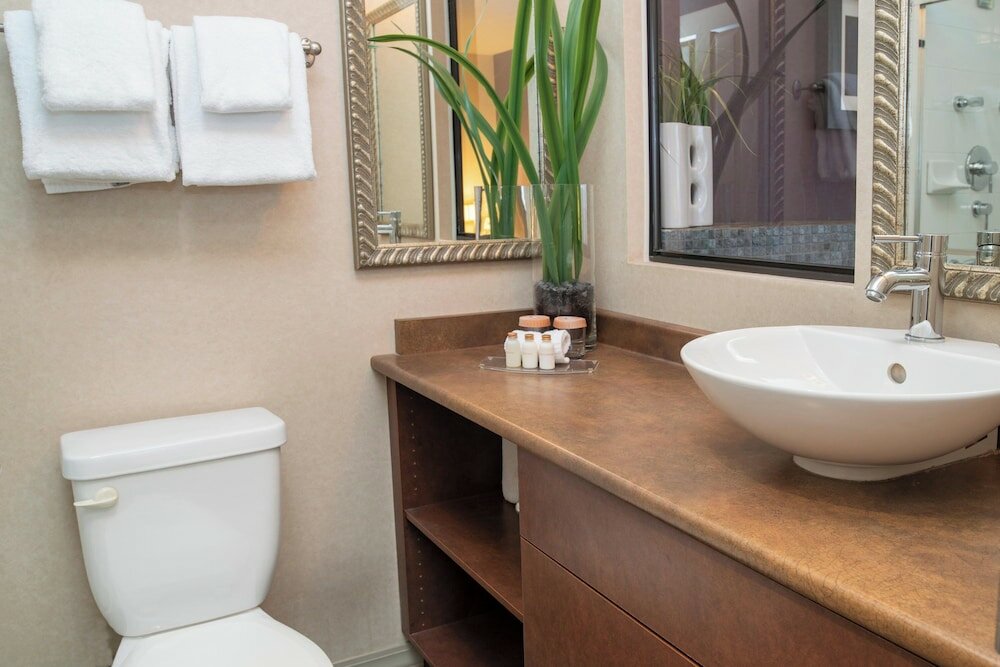 Фото Sandman Suites Vancouver-Davie Street