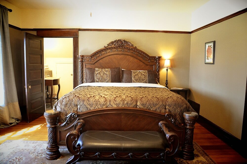 Фото Iron Horse Inn