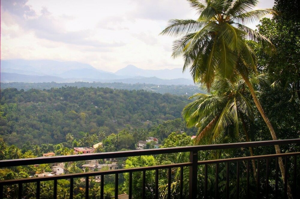 Фото Serenity Hill Oasis