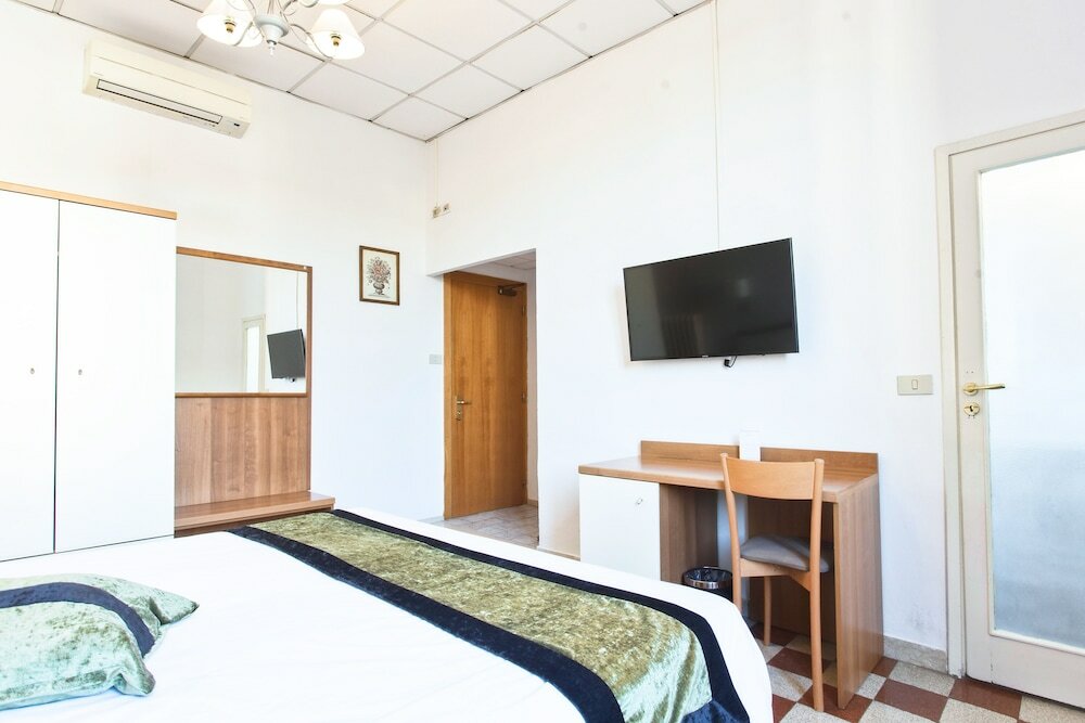 Фото Hotel St. James