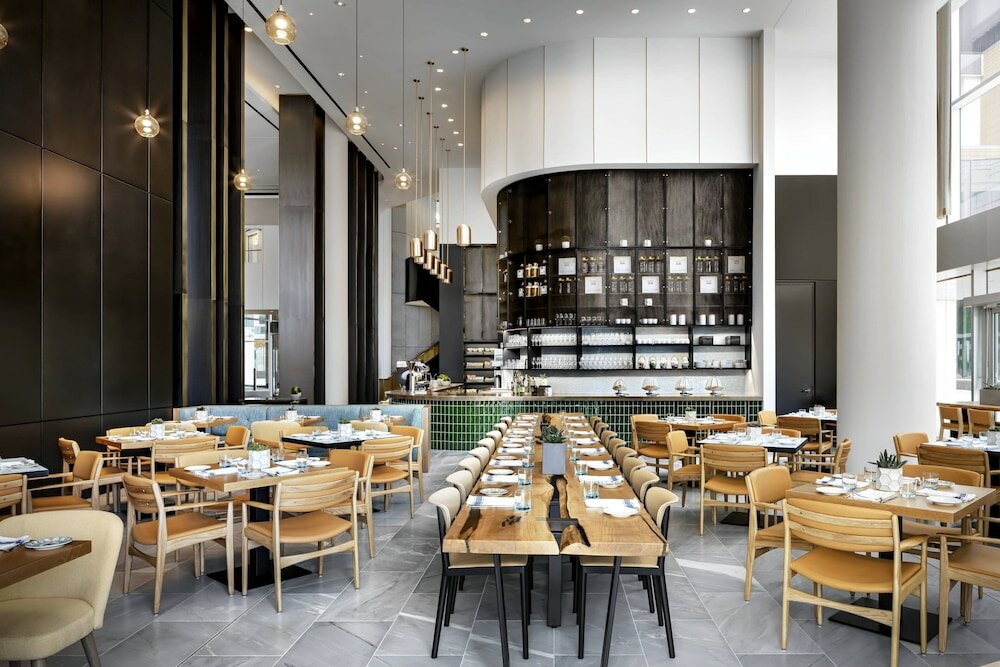 Фото Jw Marriott Edmonton Ice District