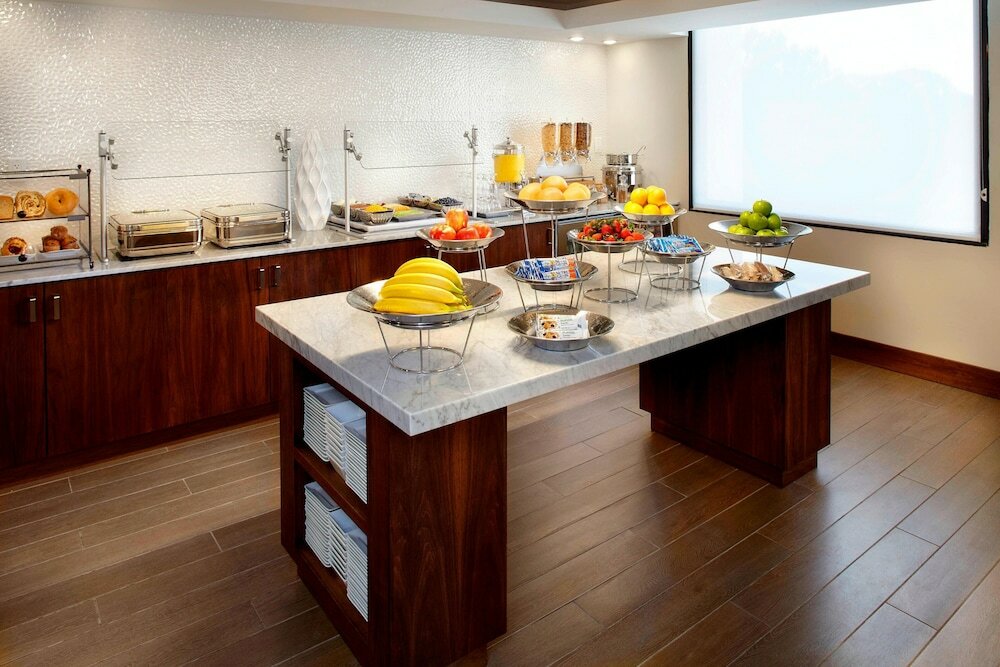 Фото Raleigh Marriott Crabtree Valley