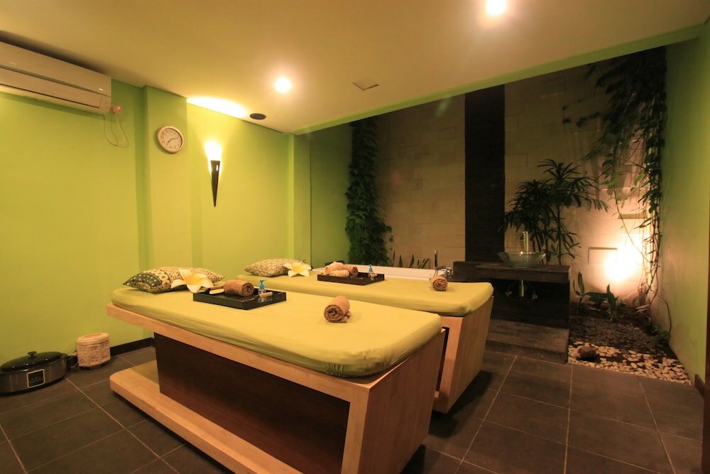 Фото Bakung Sari Hotel