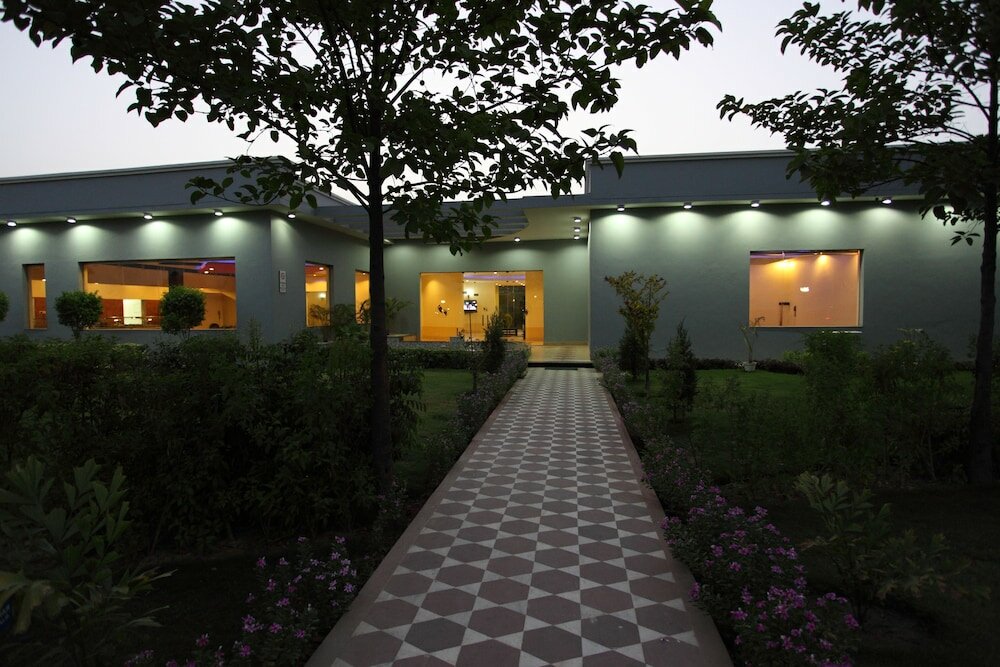 Фото Shri Radha Brij Vasundhara Resort & SPA