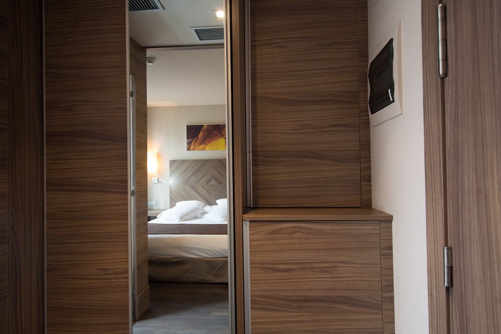 Фото Hotel Aroi Ponferrada