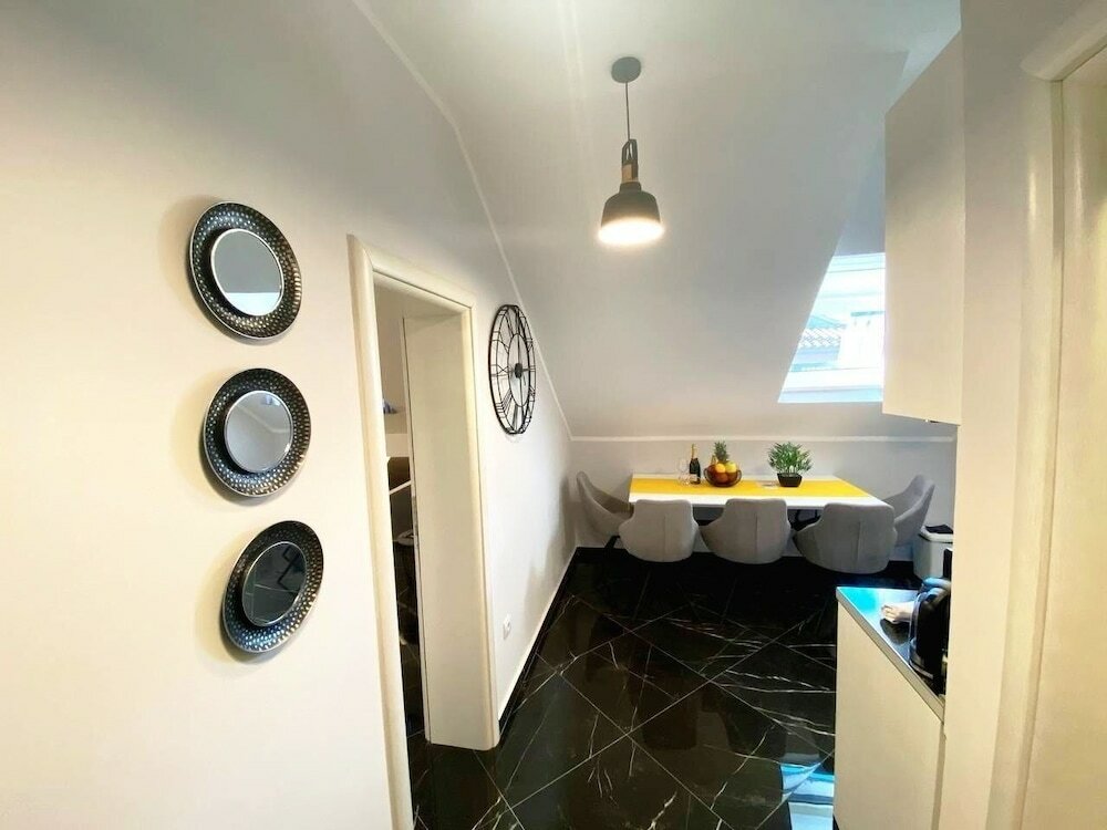 Фото D & Sons Apartments