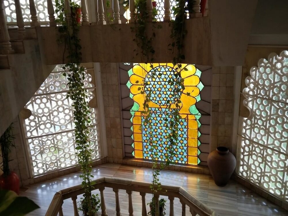 Фото Hotel Hilltop Palace