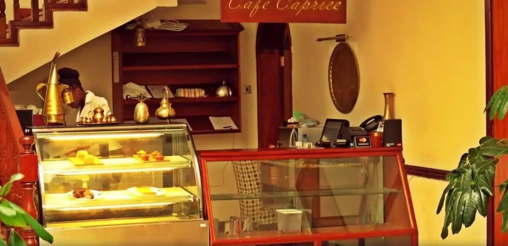 Фото Sovereign Hotel