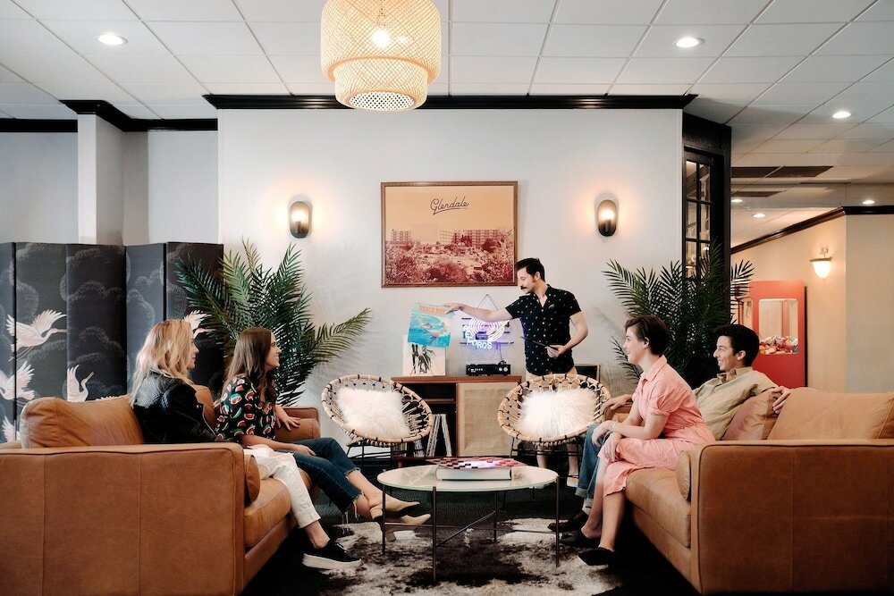 Фото Glendale Express Hotel