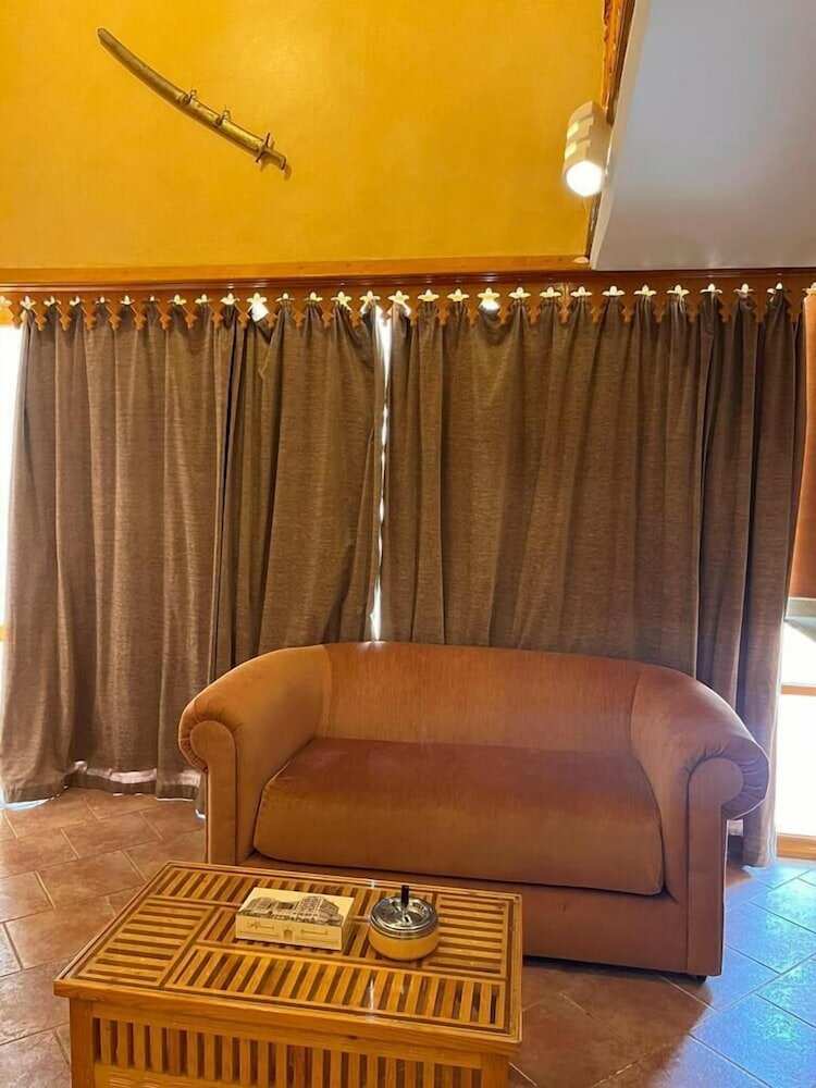 Фото Kuwait Palace Hotel Apartments