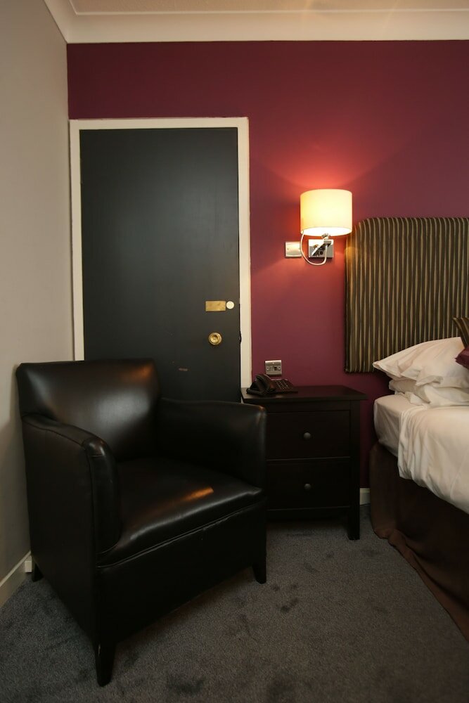 Фото The Bruce Hotel