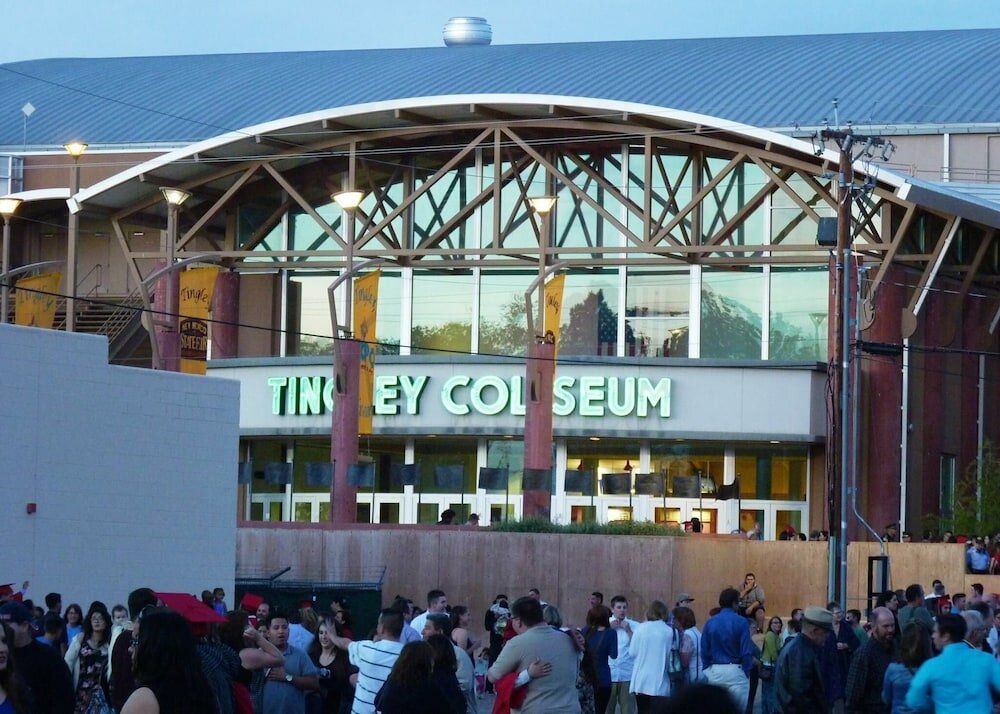 Фото Holiday Inn Express & Suites Albuquerque Historic Old Town, an Ihg Hotel