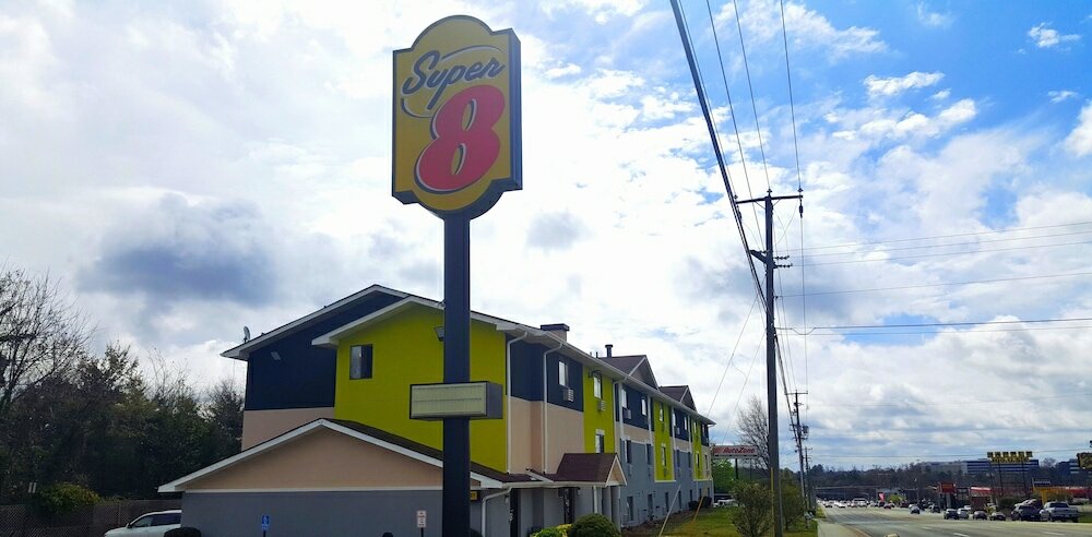 Фото Super 8 by Wyndham Richmond/Broad Street