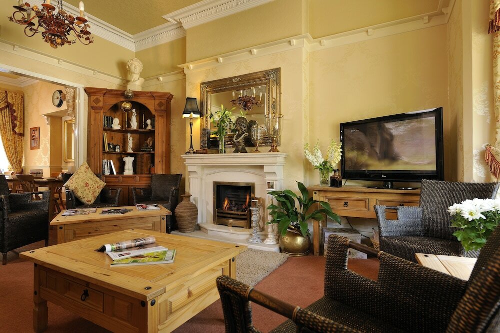 Фото Howarth House Apartments