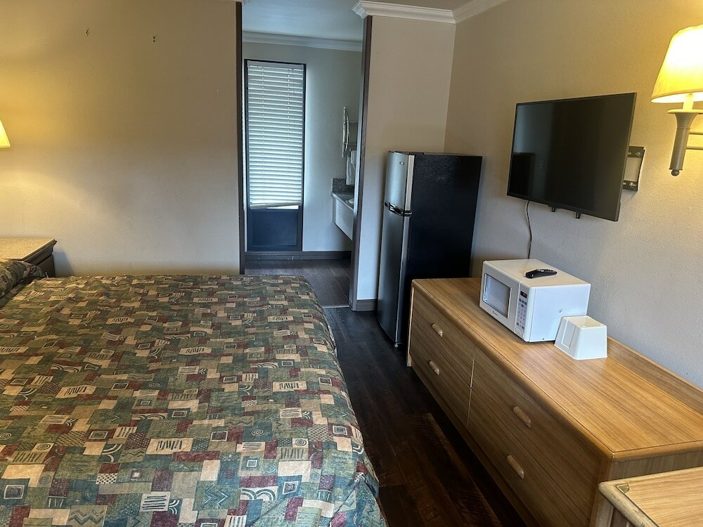 Фото Palm Inn Hotel near Tyler Mall Riverside