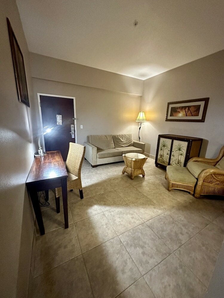 Фото Tahitian Inn