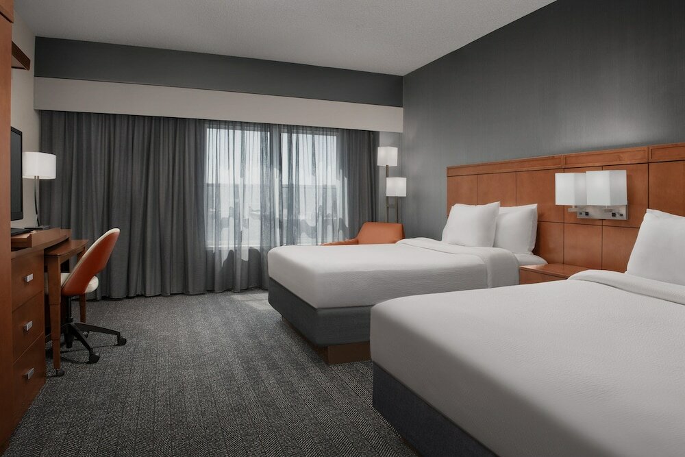 Фото Courtyard Syracuse Downtown At Armory Square