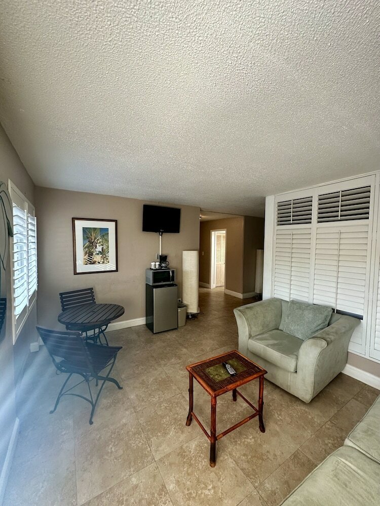 Фото Tahitian Inn