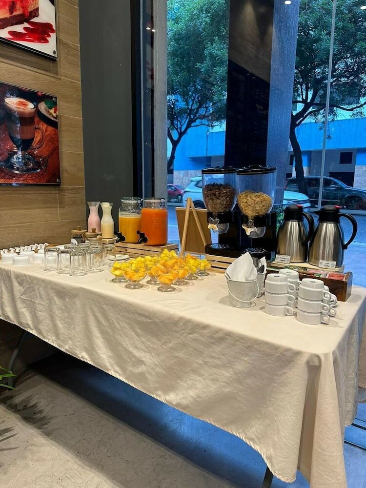 Фото The Park Hotel